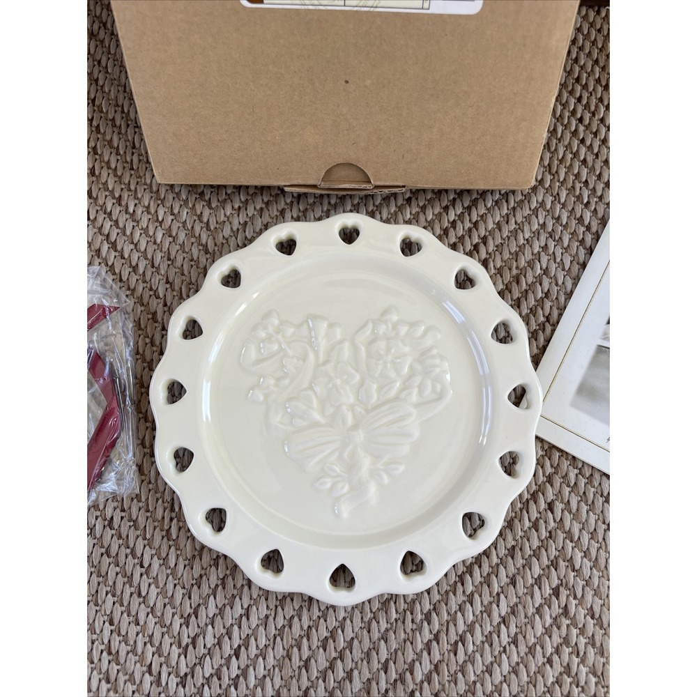 Longaberger Sweetheart Pottery Candle Plate & Ribbon Ivory Cream - Picture 3 of 5